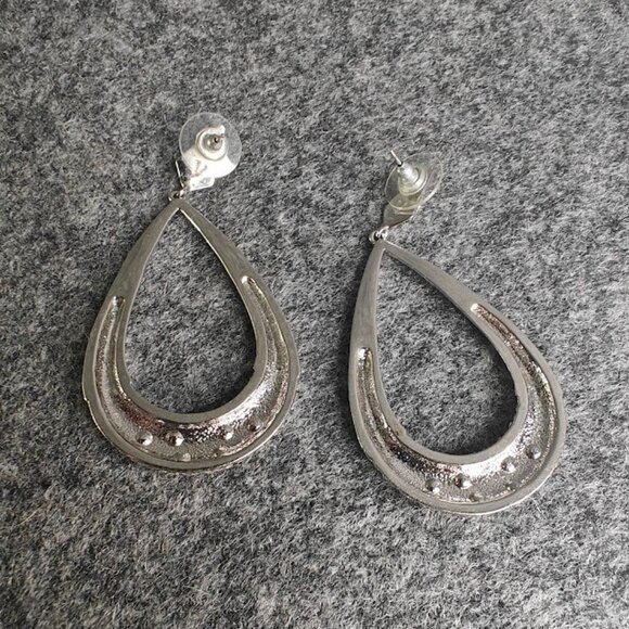 Teardrop Earrings Women’s Medium Silver Rhinestone Drop Sparkle Formal Chic Gent - Picture 2 of 2